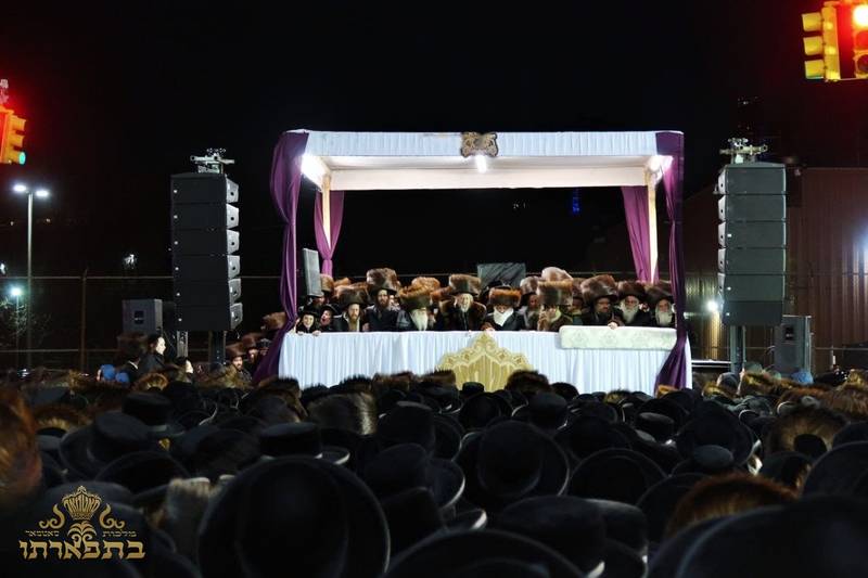 היימיש געמאכטע חופה ספעציעל פאר די חתונה