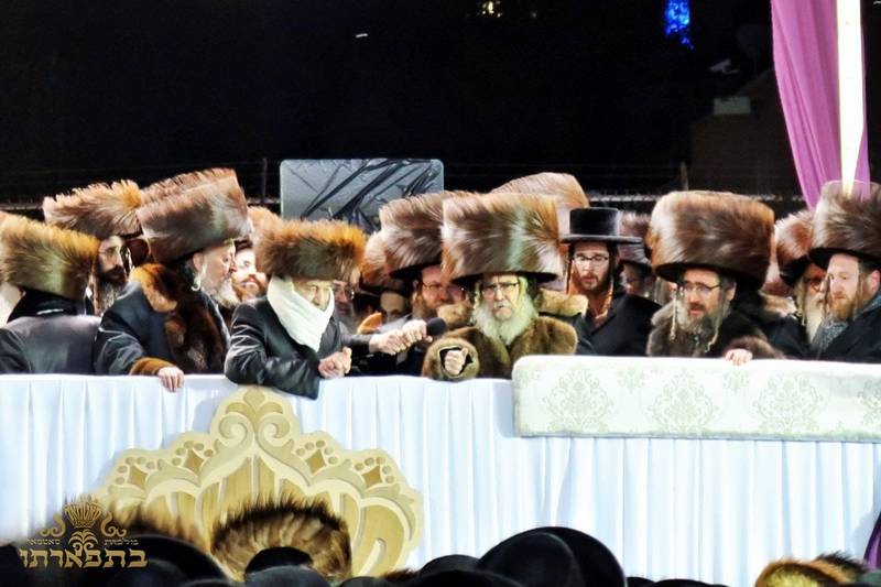 היימיש געמאכטע חופה ספעציעל פאר די חתונה